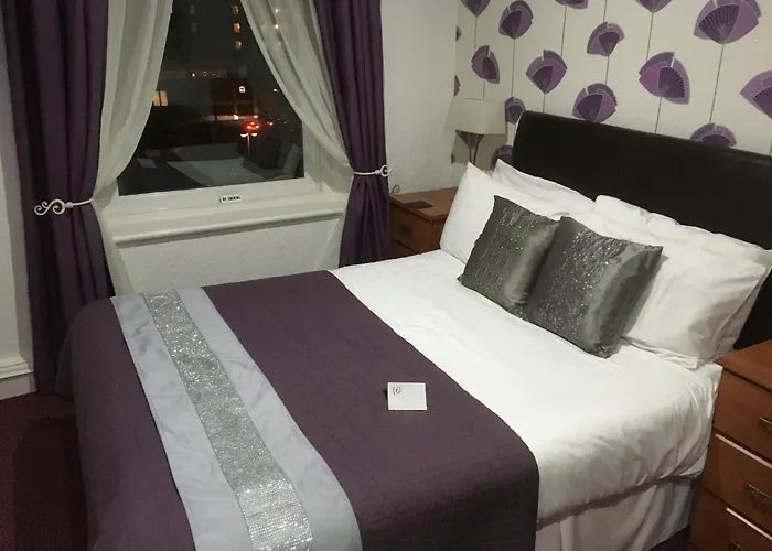 Benson Hotel - Small Families & Couples Only