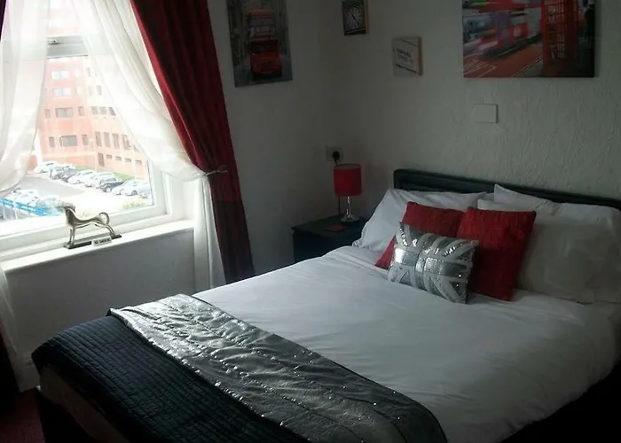 Benson Hotel - Small Families & Couples Only