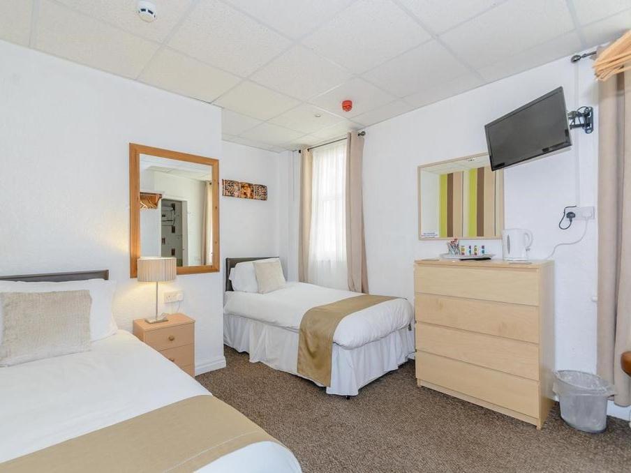 Benson - Small Families & Couples Only Bed and breakfast 3*